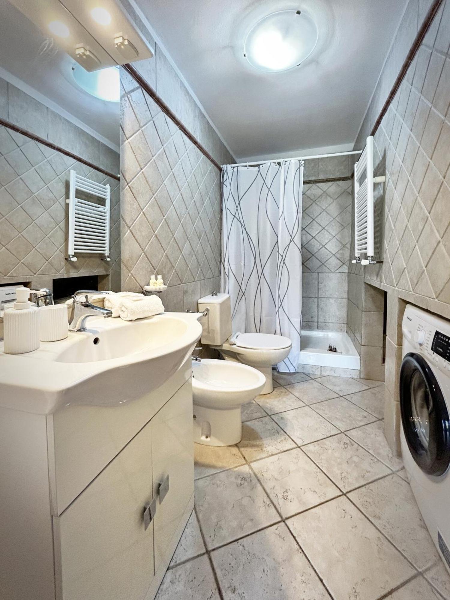 Pietra Azzurra, Newly Renovated Apartment Корниглия Екстериор снимка